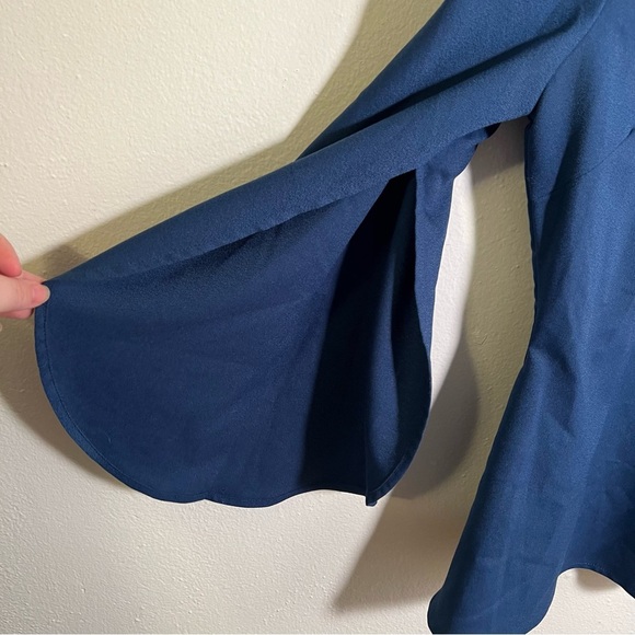 D.d Blouse Ruffle Tulip Sleeve Blue 2 - Picture 6 of 13